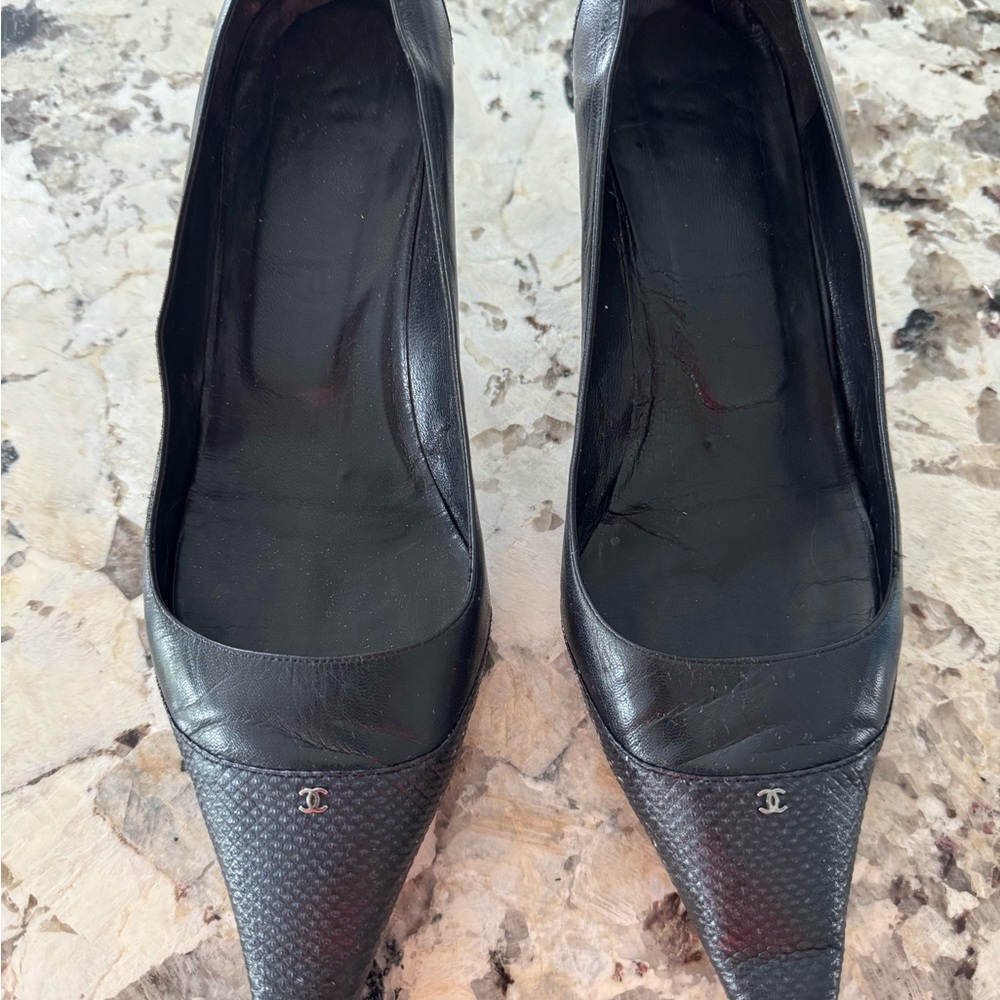 Chanel Black Leather Pumps